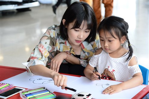 C:\Users\qishixu\Desktop\梦想之车-现场活动照片\选图2\过程与合影\ZHW_0678.JPG